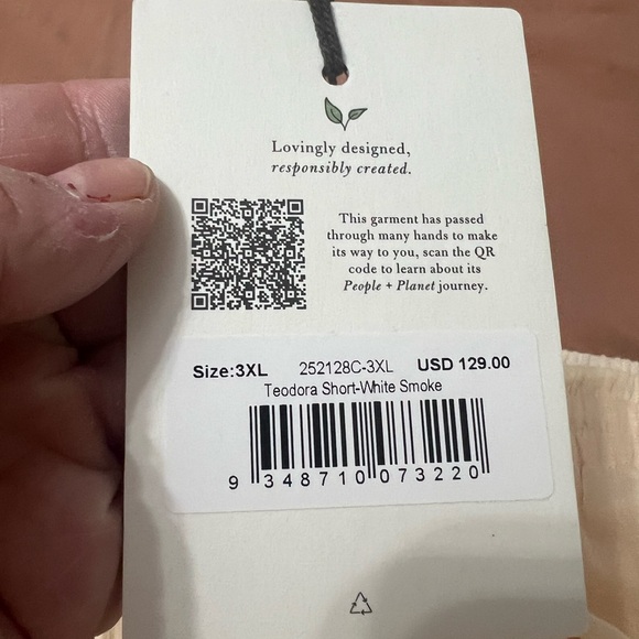 Spell Light Cream Ruffle Shorts - Picture 9 of 9